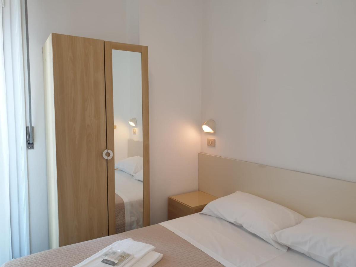 Hotel Baden Baden 리미니 외부 사진