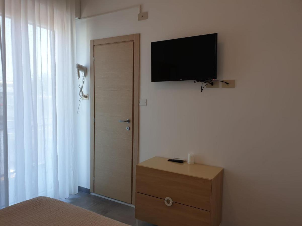 Hotel Baden Baden 리미니 외부 사진
