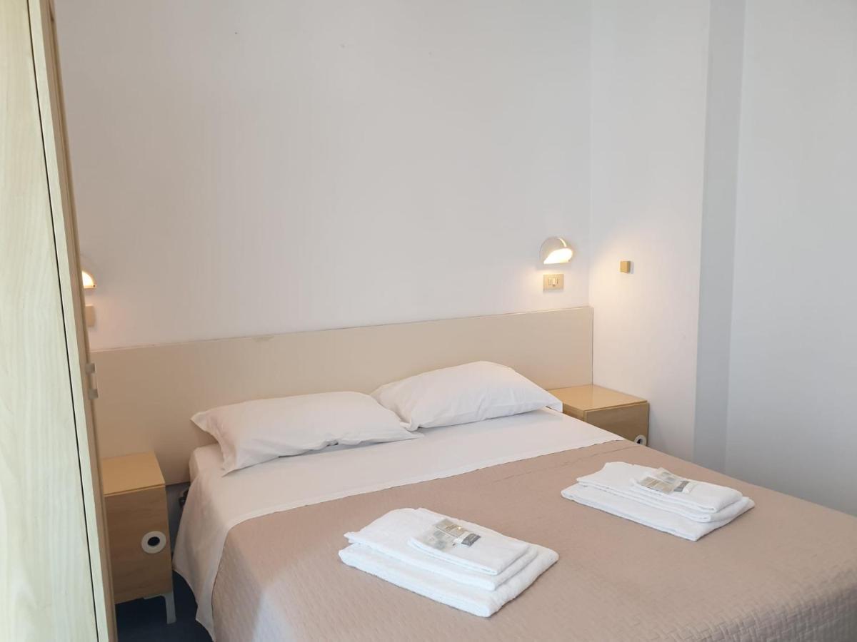 Hotel Baden Baden 리미니 외부 사진