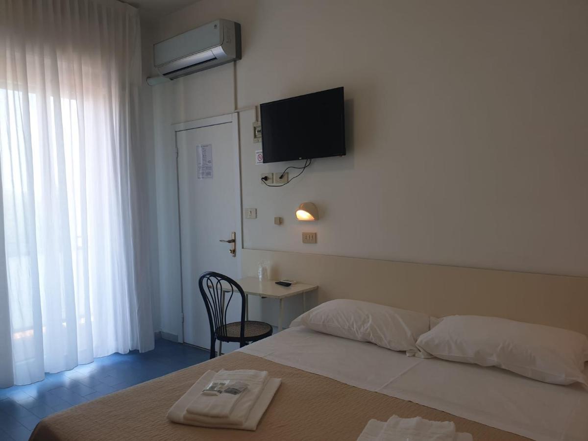 Hotel Baden Baden 리미니 외부 사진