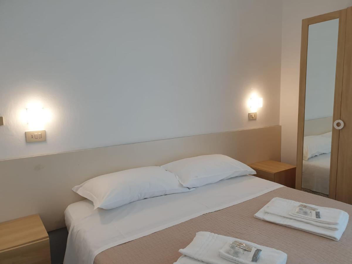 Hotel Baden Baden 리미니 외부 사진